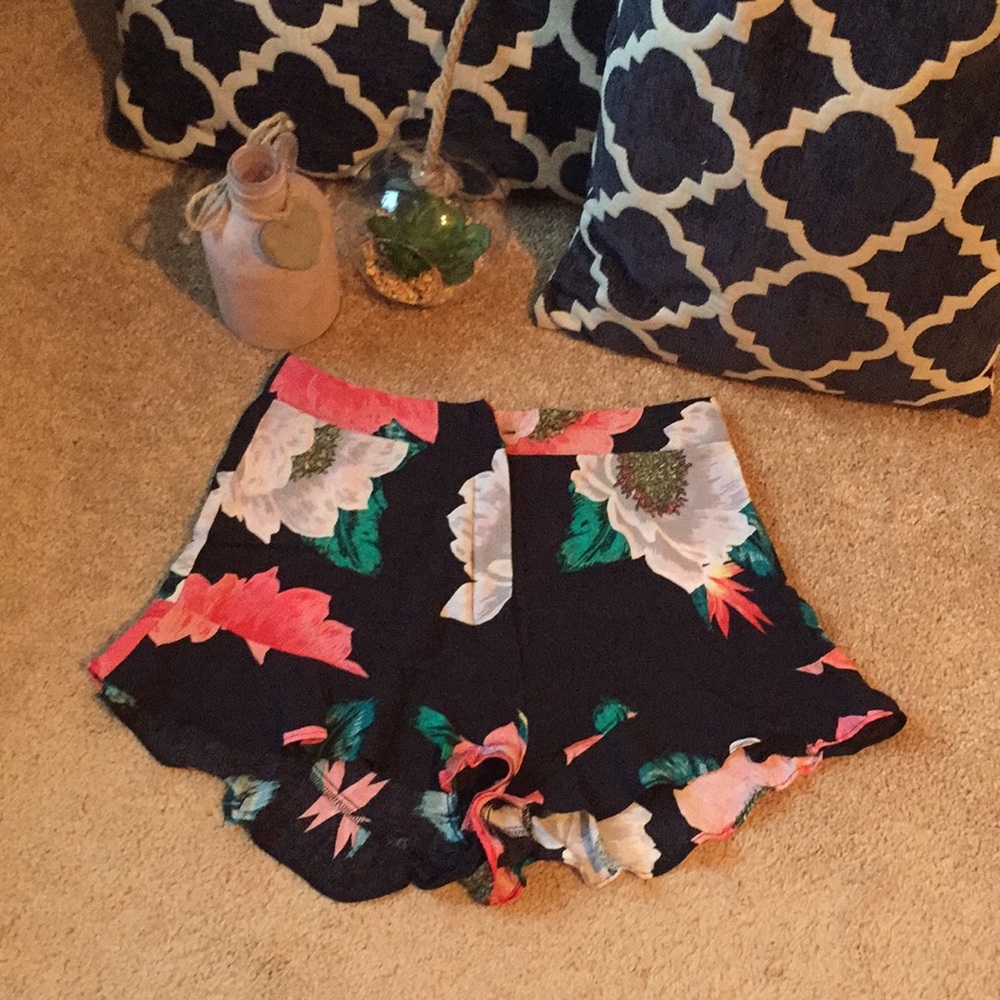 Zara XS floral high waisted ruffle hem shorts - Picture 1 of 5